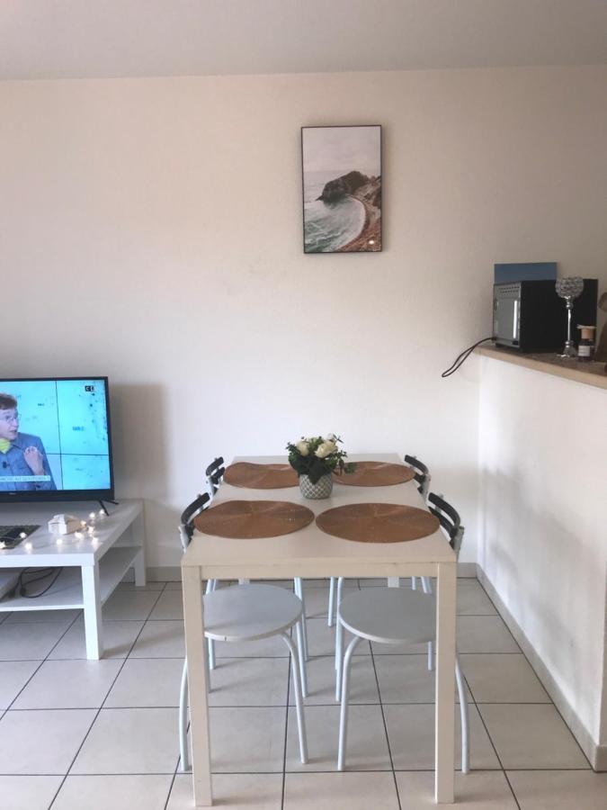 Appartement Entier T2 Avec Piscine Paradis Entierement Meuble Proche Metro Toulouse Luaran gambar