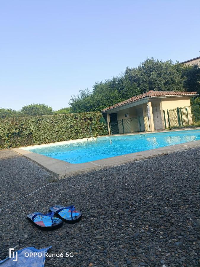Appartement Entier T2 Avec Piscine Paradis Entierement Meuble Proche Metro Toulouse Luaran gambar
